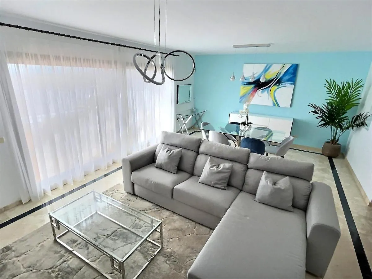 Spectacular 3 Bedroom Penthouse Apartment Casares Španělsko